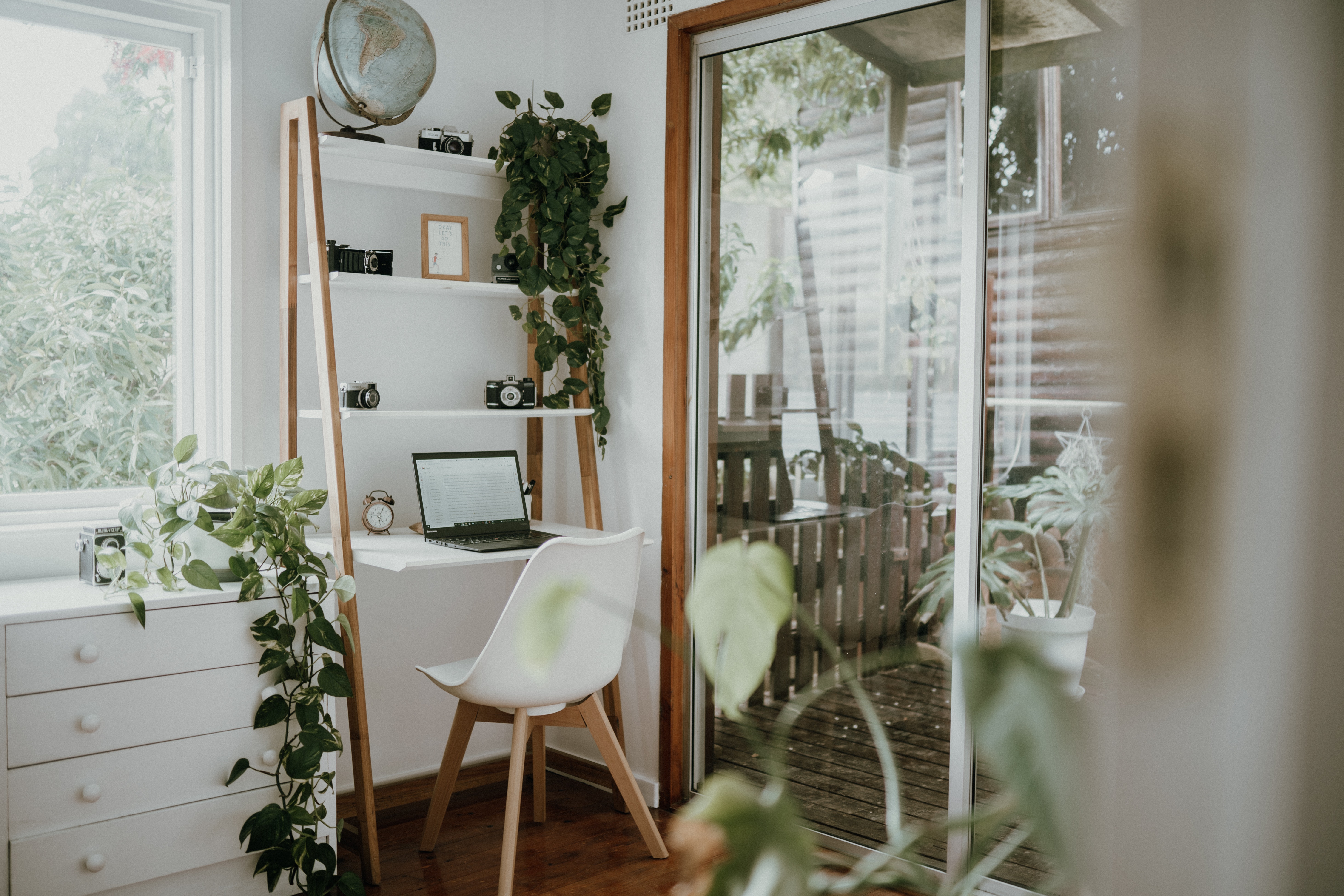 Décorer son bureau avec gout grâce à une affiche personnalisée de style design scandinave